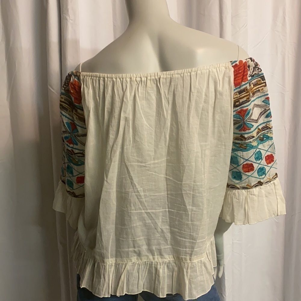 Free Generation Off-the-Shoulder Embroidered Top C23 - Picture 5 of 6
